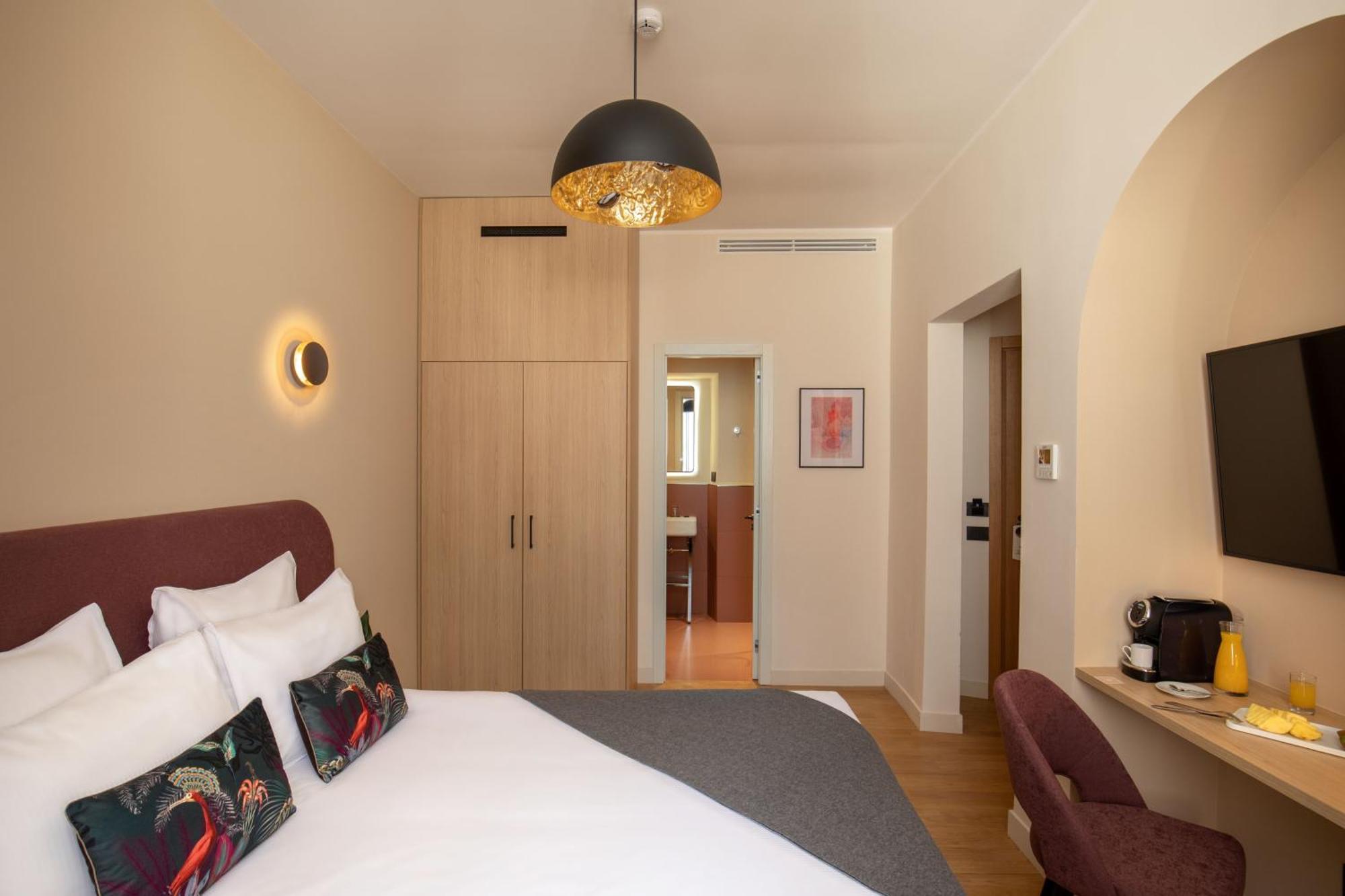 רומא 9Hotel Cesari מראה חיצוני תמונה